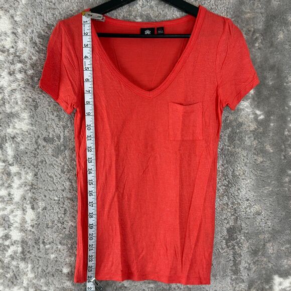 Rock & Republic Sz XS Red V-Neck Short Sleeve Tee Shirt Pocket Basics Lightweigh - Picture 2 of 7